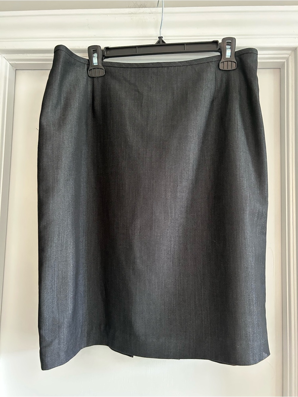 Tahari Dark Gray Pencil Skirt in Classic Tailored Silhouette